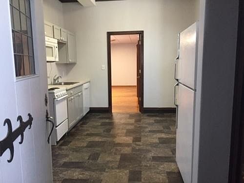 1st image of 810 S 9th St