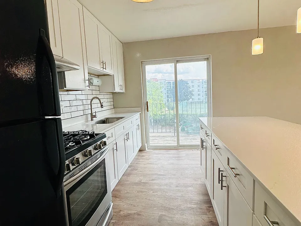 406 Inland Dr #3A