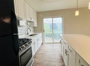 406 Inland Dr #3A, Wheeling, IL 60090