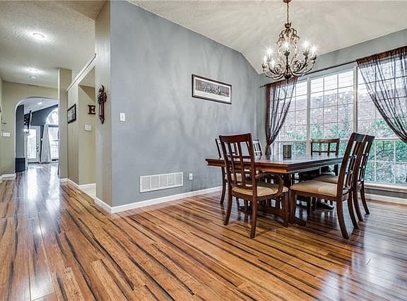 4th image of 2905 Dover Dr