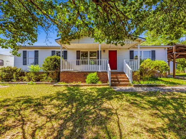 105 Valley Forge Way N, Cameron, NC 28326