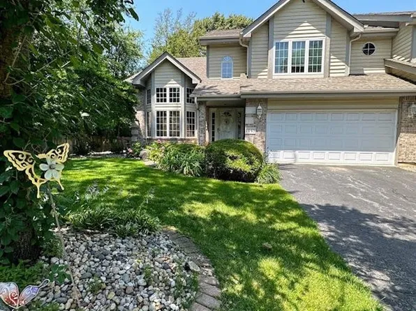 1445 Carriage Oaks Ct, Dyer, IN 46311