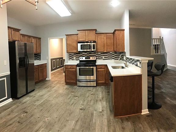 5th image of 3855 Sagebrush Ln
