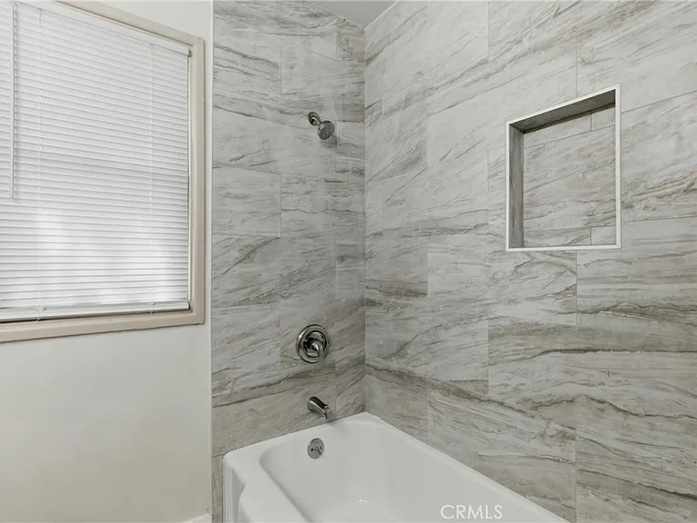 2715 Cedar St — Photo 31