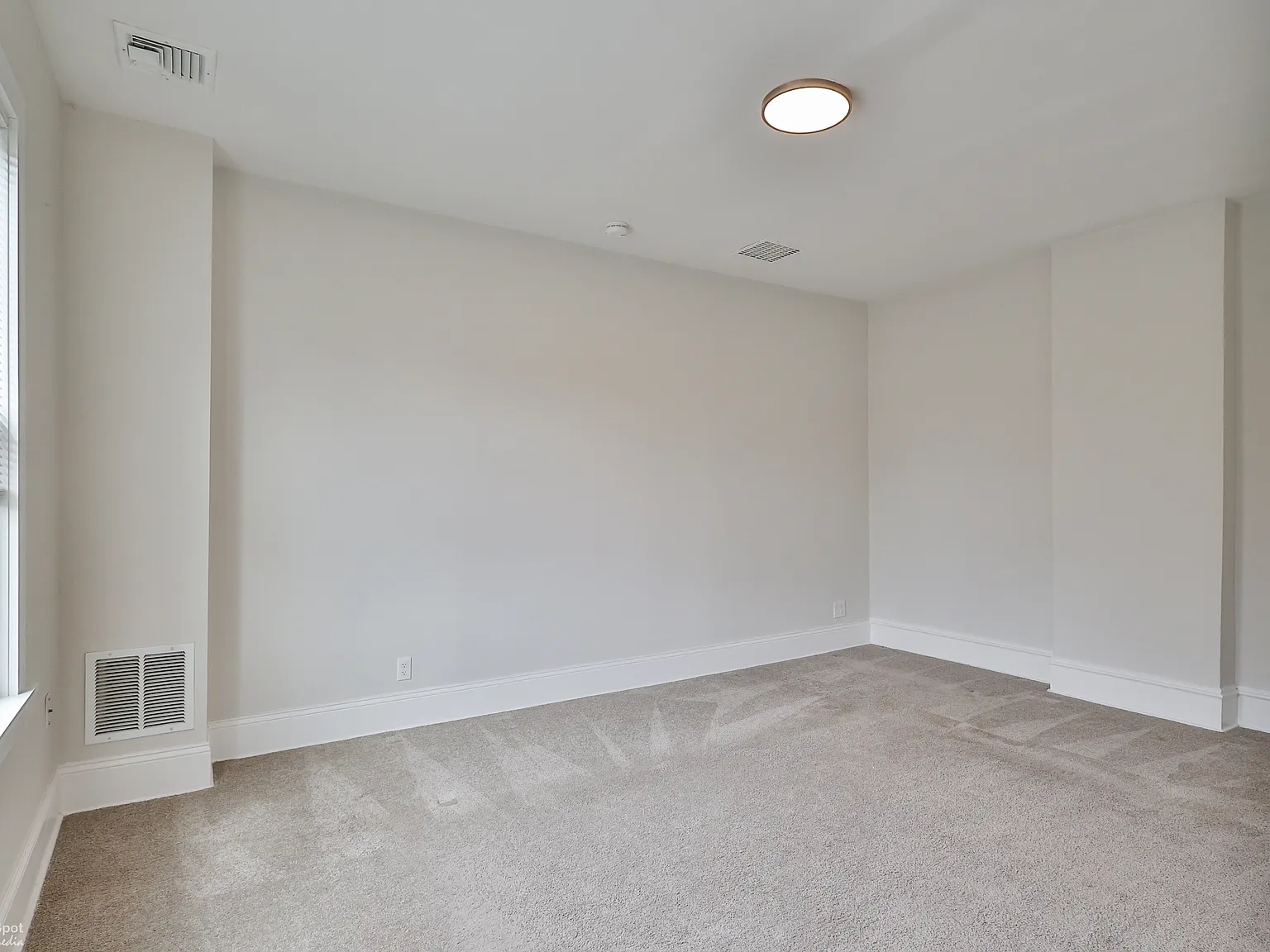 3 bed, 1500 sqft, $2,475 — Photo 4