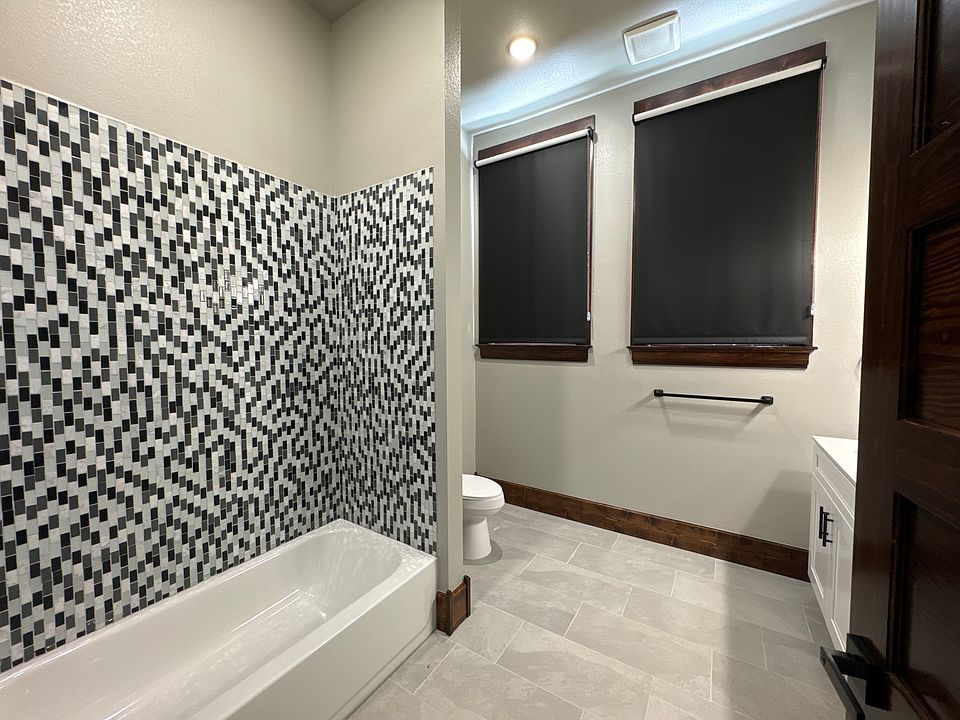 HUGE Bathroom!