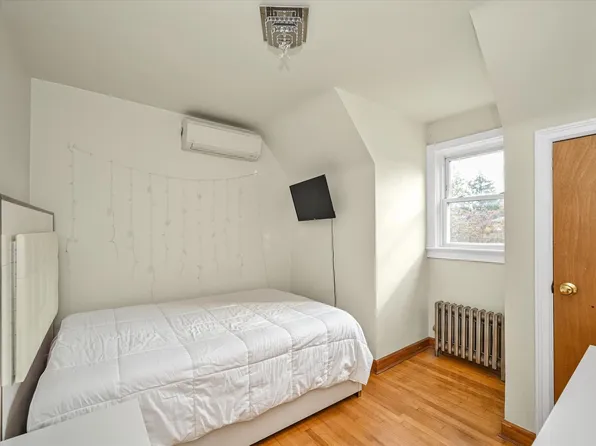 164-23 75th Road image 8 of 18