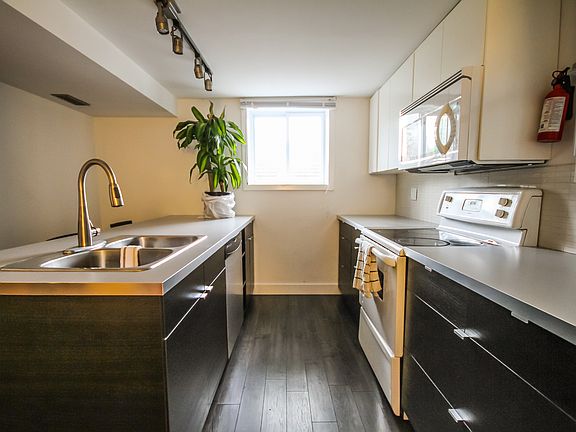 2nd image of 1148 Woodroffe Ave #B
