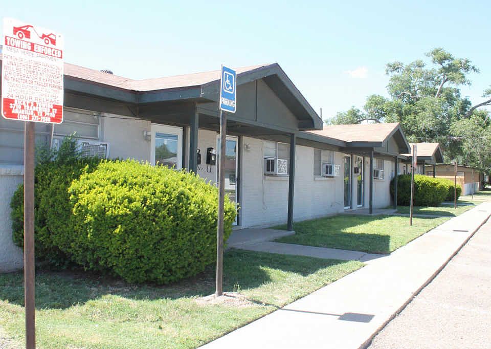 1st image of 2517 8th Ave