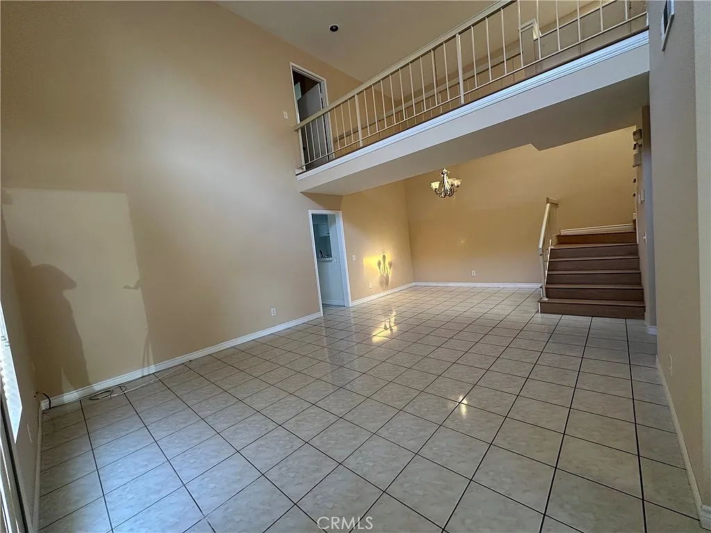 4 bed, 2.5 bath, 1726 sqft, $3,550 — Photo 4