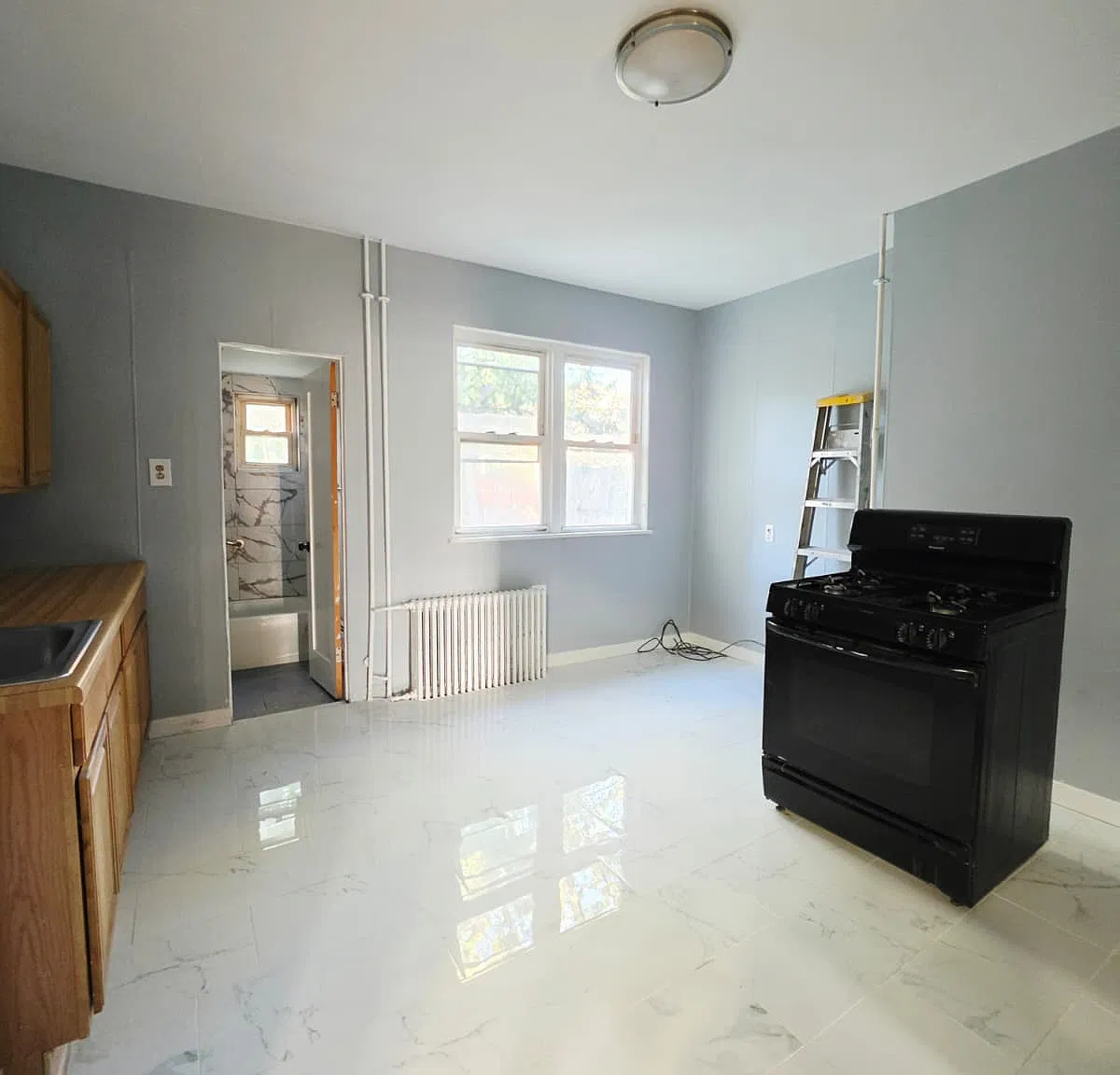 2 bed, 800 sqft, $2,050 — Photo 1