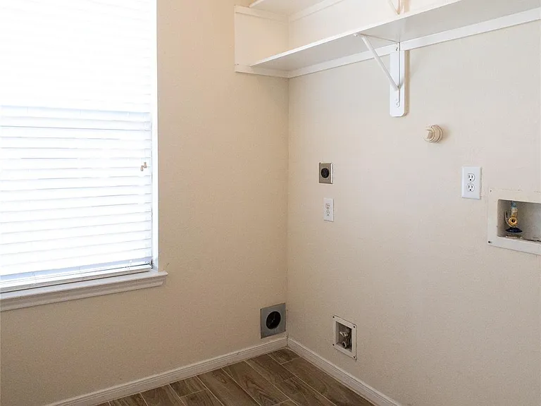 21843 Grassy Hill Ln — Photo 43