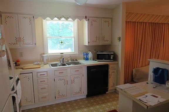 5th image of 10 Edwards St
