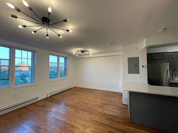 4th image of 3596 Greystone Ave #1