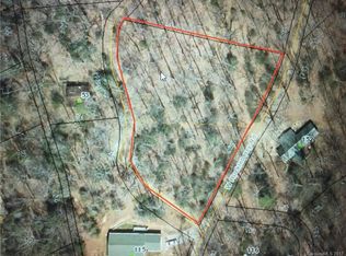 66 Theatre Rock Rd, Hendersonville, NC 28792