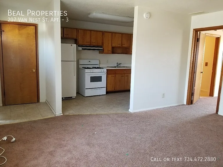 207 Van Nest St #3 — Photo 3