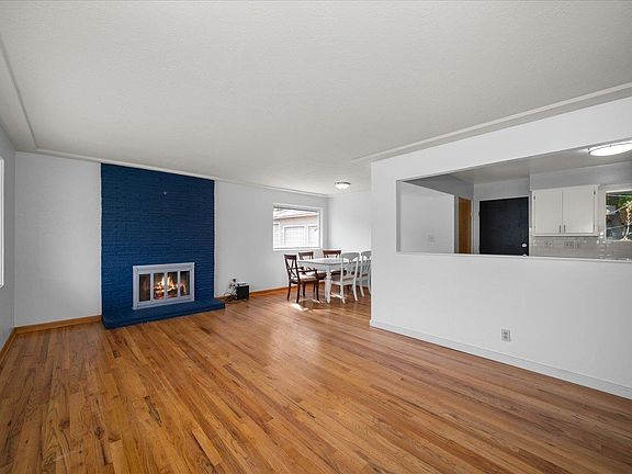 4th image of 3311 W Rockwell Ave