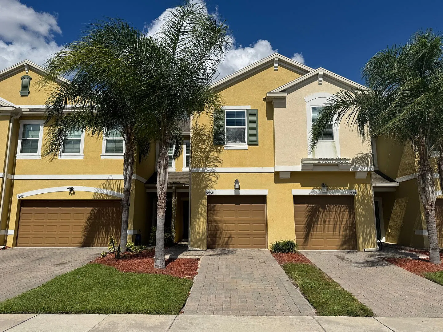 3-Bedroom Townhome in Econ Trails | Orlando — Photo 1