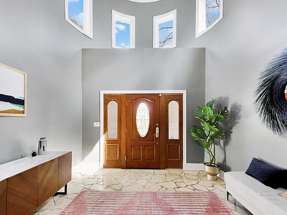 4th image of 1414 Canterbury Ln