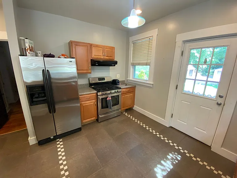 230 Ridge Ave — Photo 4