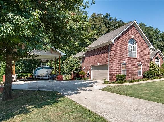 2nd image of 909 River Branch Ct