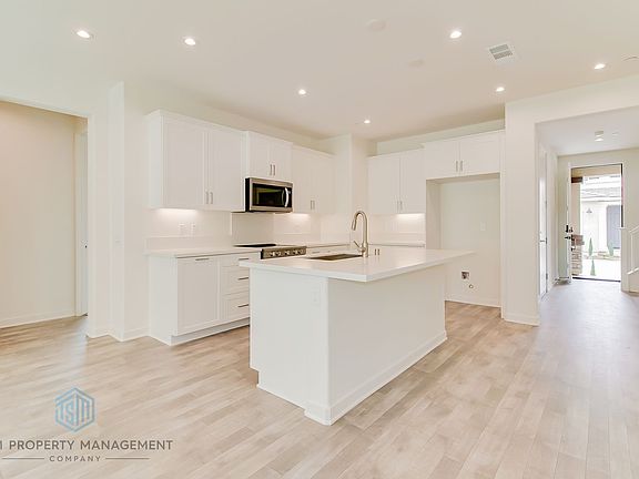 4th image of 16076 Jaegar Ln