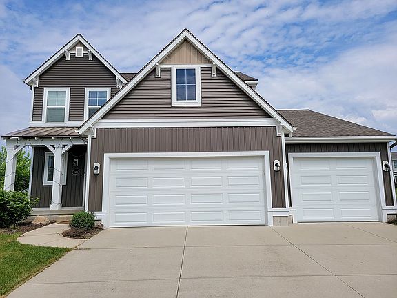3rd image of 10654 Saddlebrook Dr