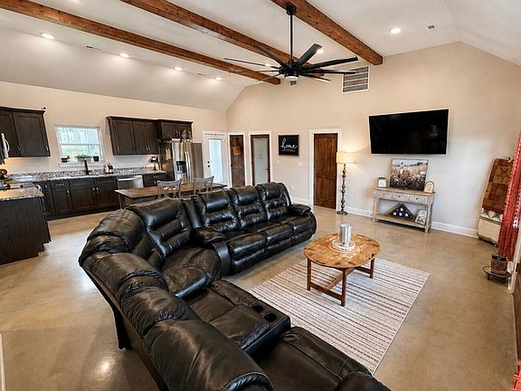 4th image of 217 Peavine Way