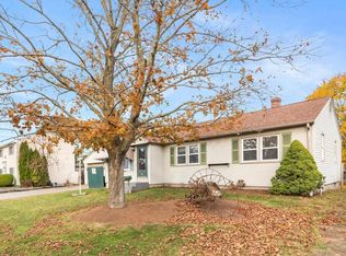 12 Vanstone Ave, Warwick, RI 02889