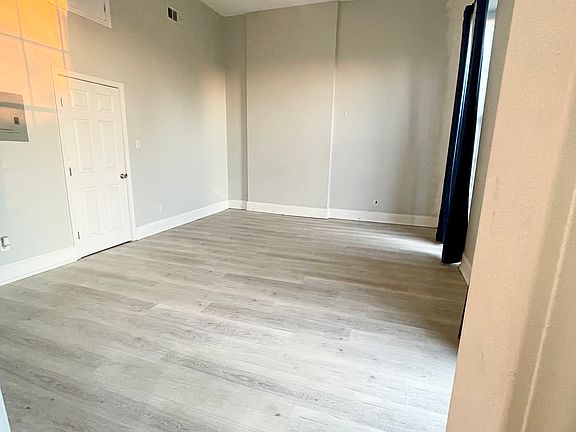 3rd image of 1215 Josephine St #20