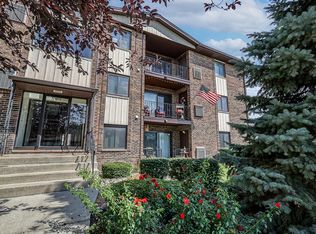 14035 Laramie Ave APT 409, Crestwood, IL 60418