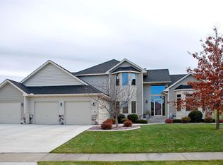 8096 Shenandoah Ln N, Maple Grove, MN 55311