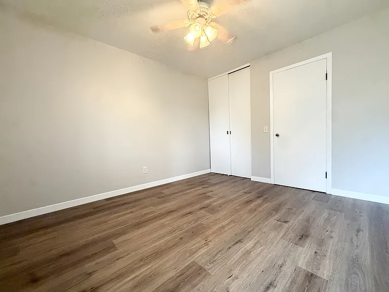 2070 Allen Blvd #21 — Photo 8