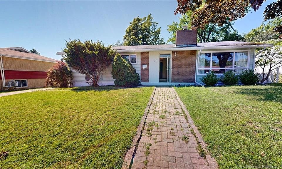 1st image of 21 Bedell Ave