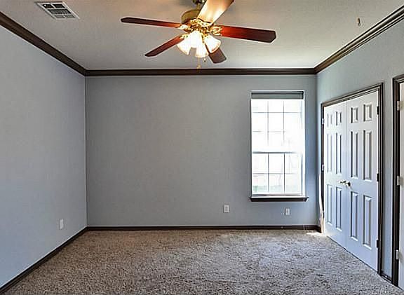 5th image of 7515 Larchmont Dr