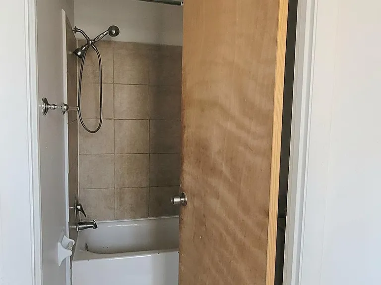 810 Coal St #2A — Photo 19