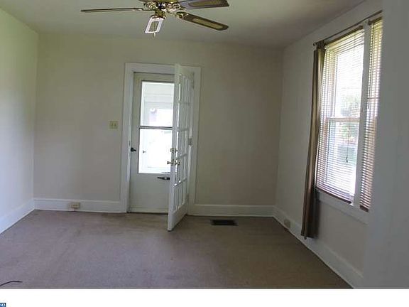 4th image of 414 W Cypress St