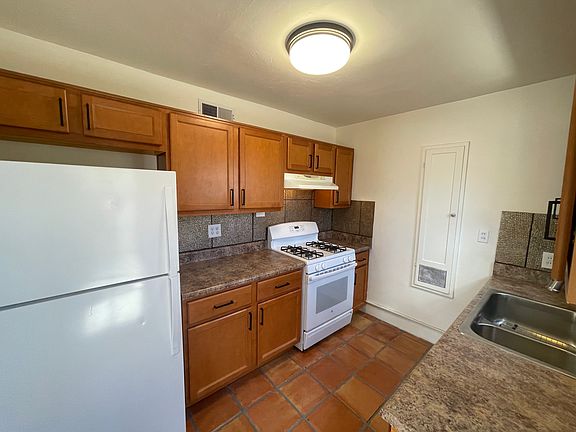5th image of 318 N Fremont Ave
