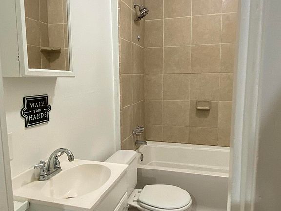 3rd image of 237 S C Street