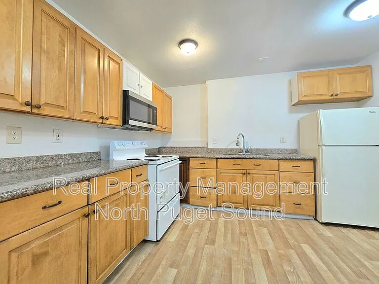 15602 Ash Way #1 — Photo 8