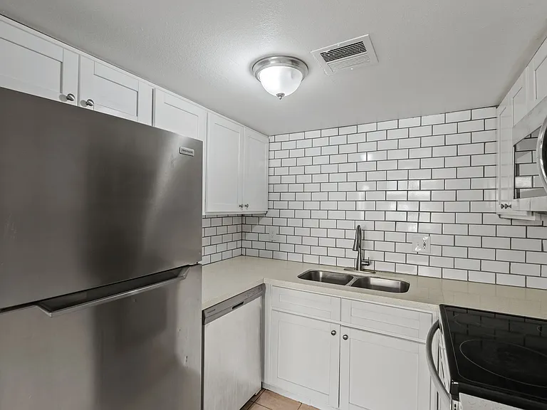 10-web-or-mls-2688 N 43rd Ave 29D--7_10012025