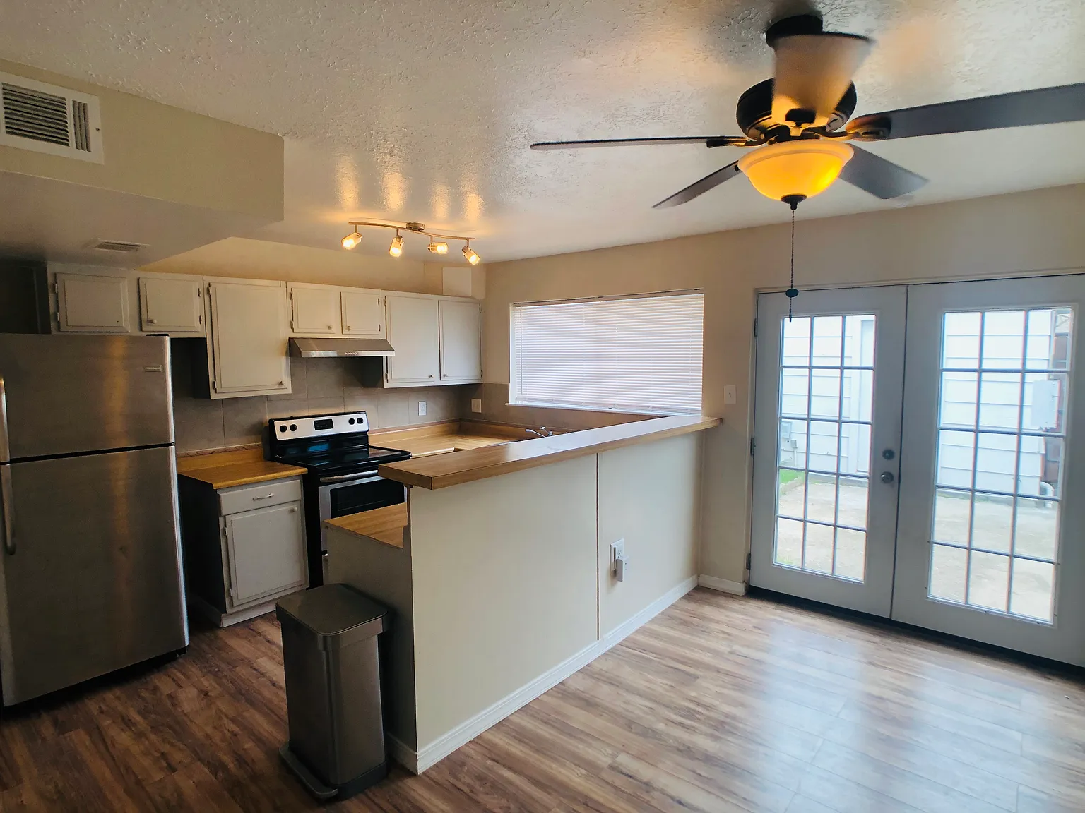 7009 Chasewood — Photo 3