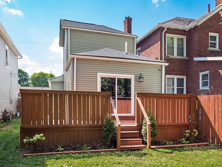 574 Seymour Ave — Photo 22