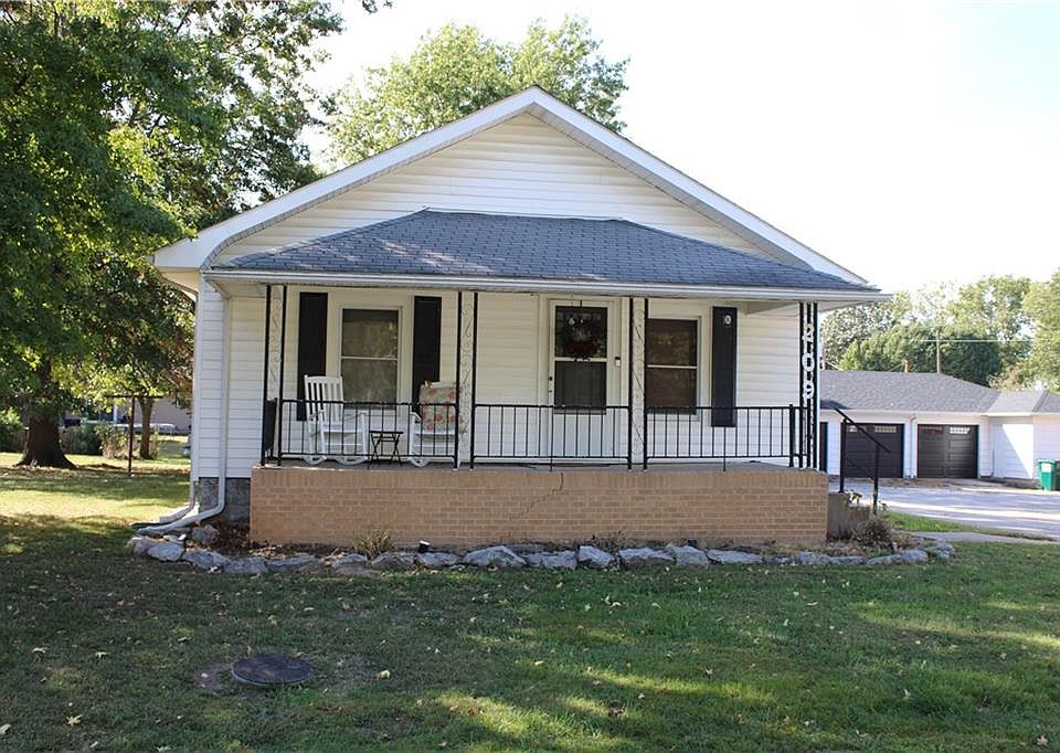 1st image of 209 N Crawford St