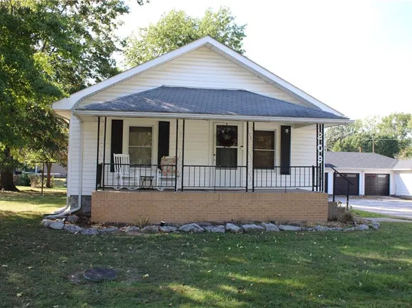 209 N Crawford St, Frontenac, KS 66763