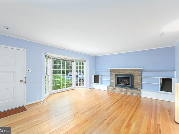 4th image of 18 Hatton Dr