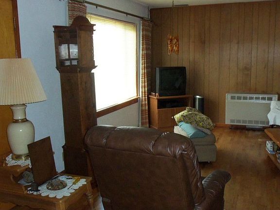5th image of 840 SE 4th Ave