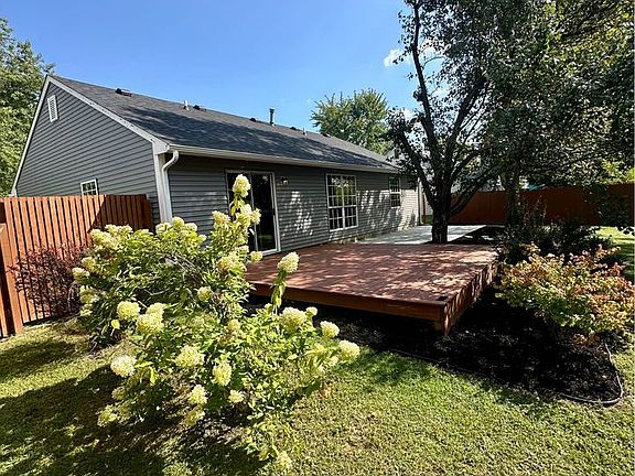 4th image of 7442 Cobblestone West Dr