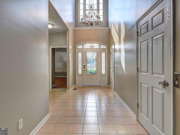 5th image of 490 Grand Teton Cir