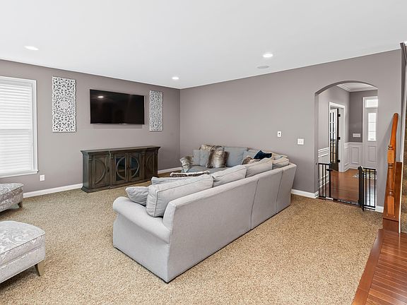2nd image of 5677 Barronsmore Way S